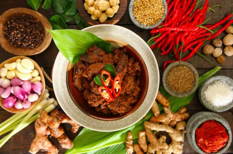 Proses Pembuatan Rendang Tradisional yang Kaya Rempah